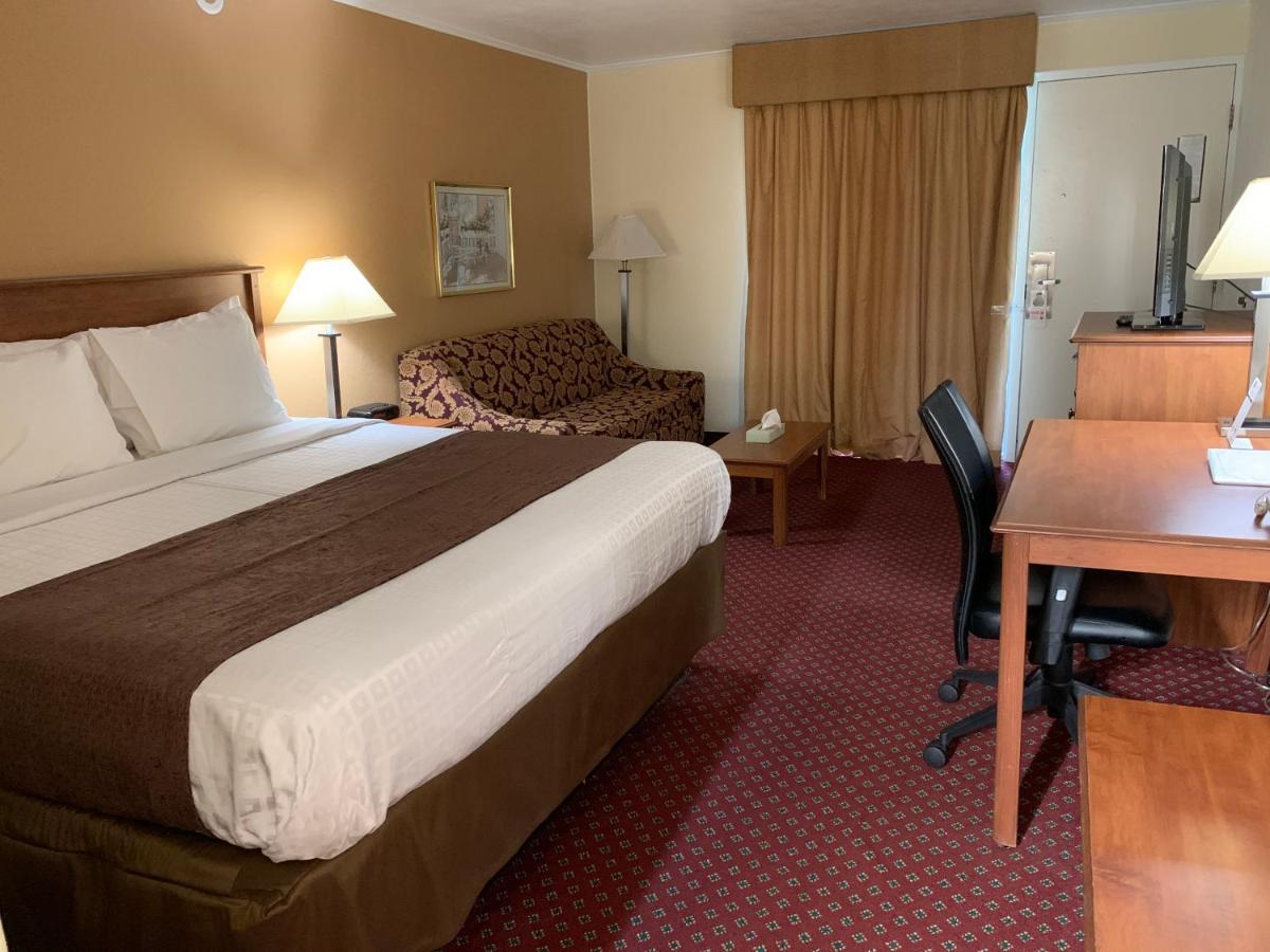 Red Carpet Inn & Suites Ebensburg מראה חיצוני תמונה