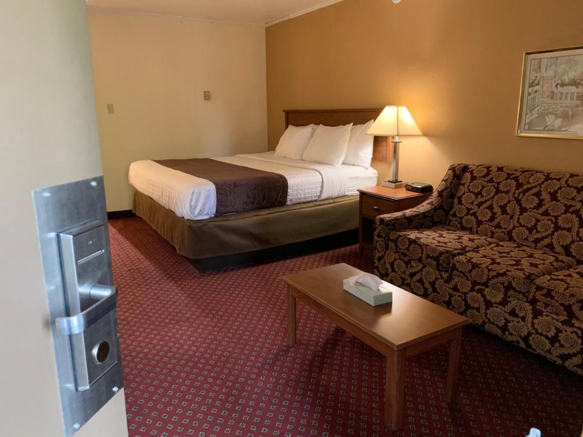 Red Carpet Inn & Suites Ebensburg מראה חיצוני תמונה