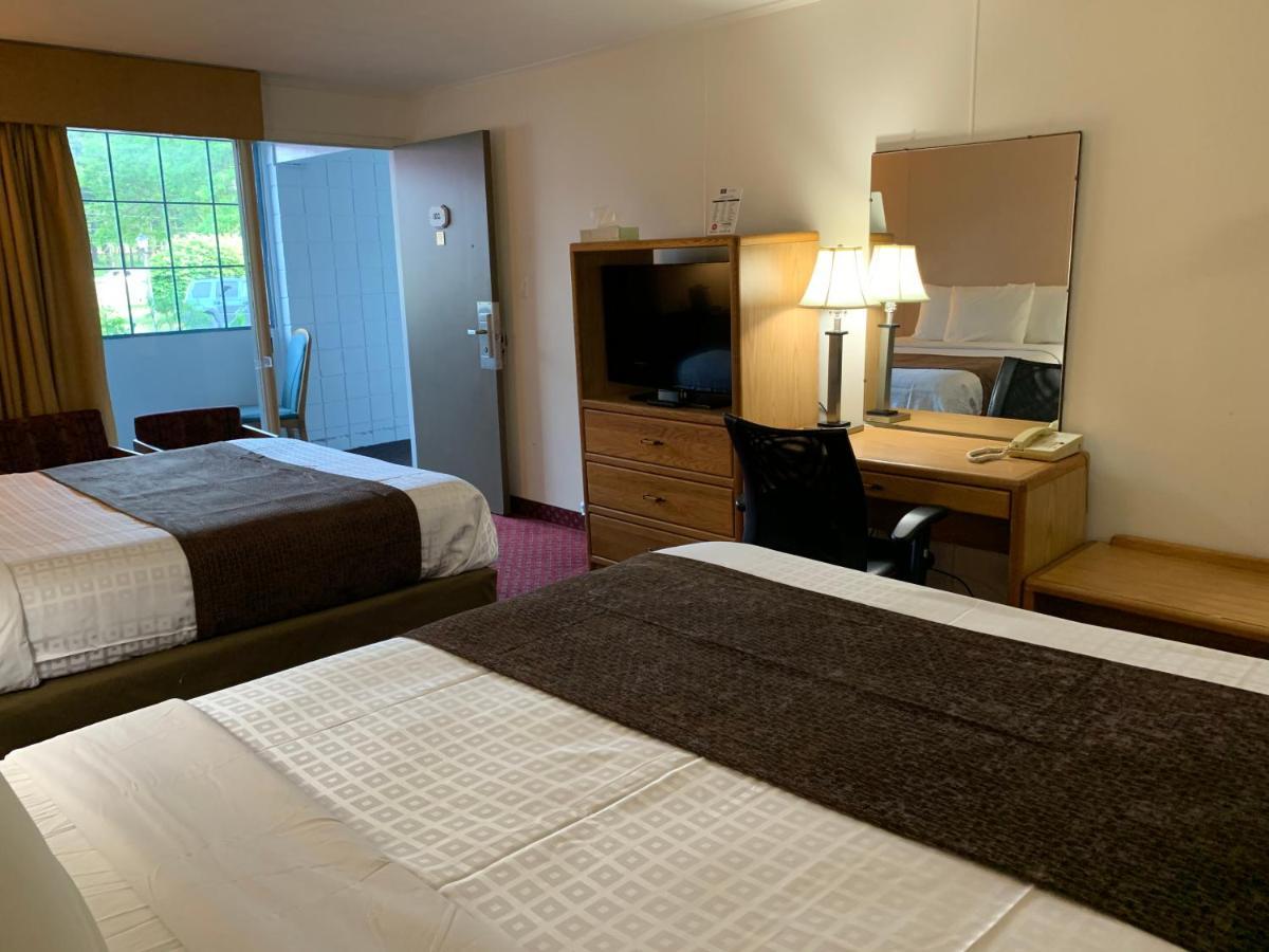 Red Carpet Inn & Suites Ebensburg מראה חיצוני תמונה