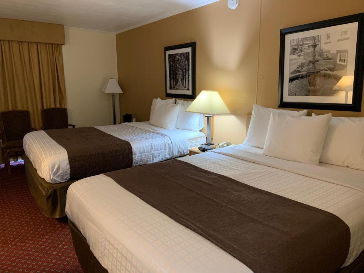 Red Carpet Inn & Suites Ebensburg מראה חיצוני תמונה