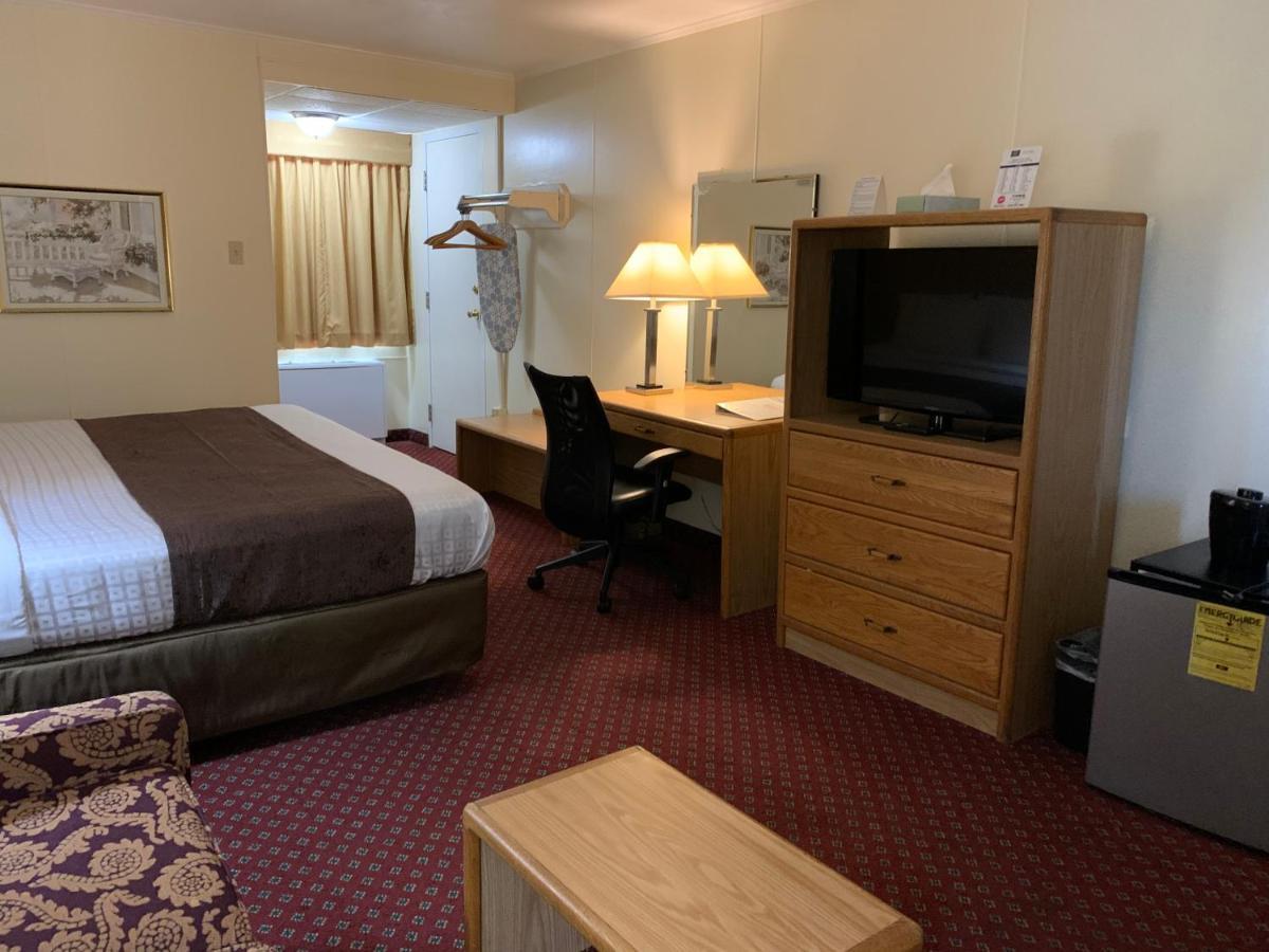 Red Carpet Inn & Suites Ebensburg מראה חיצוני תמונה