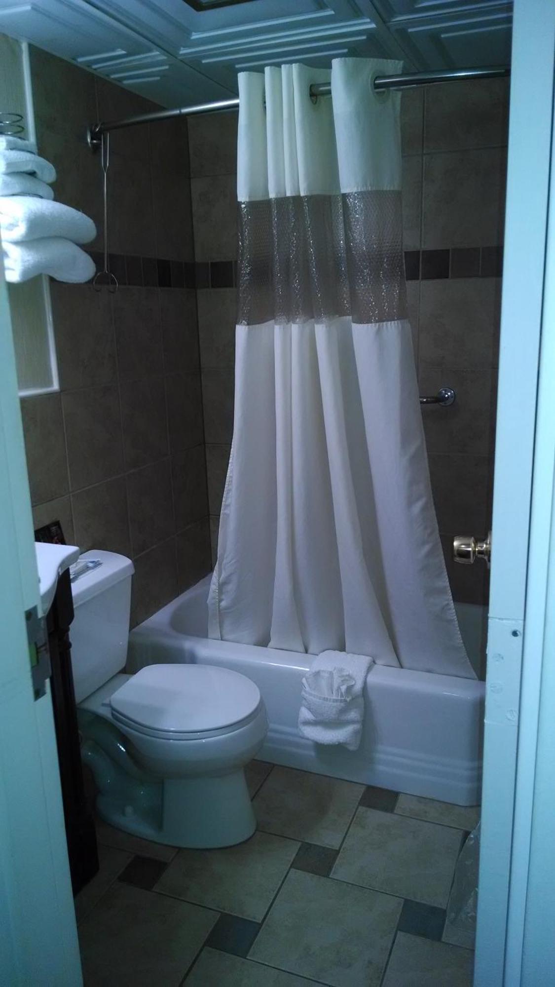 Red Carpet Inn & Suites Ebensburg חדר תמונה