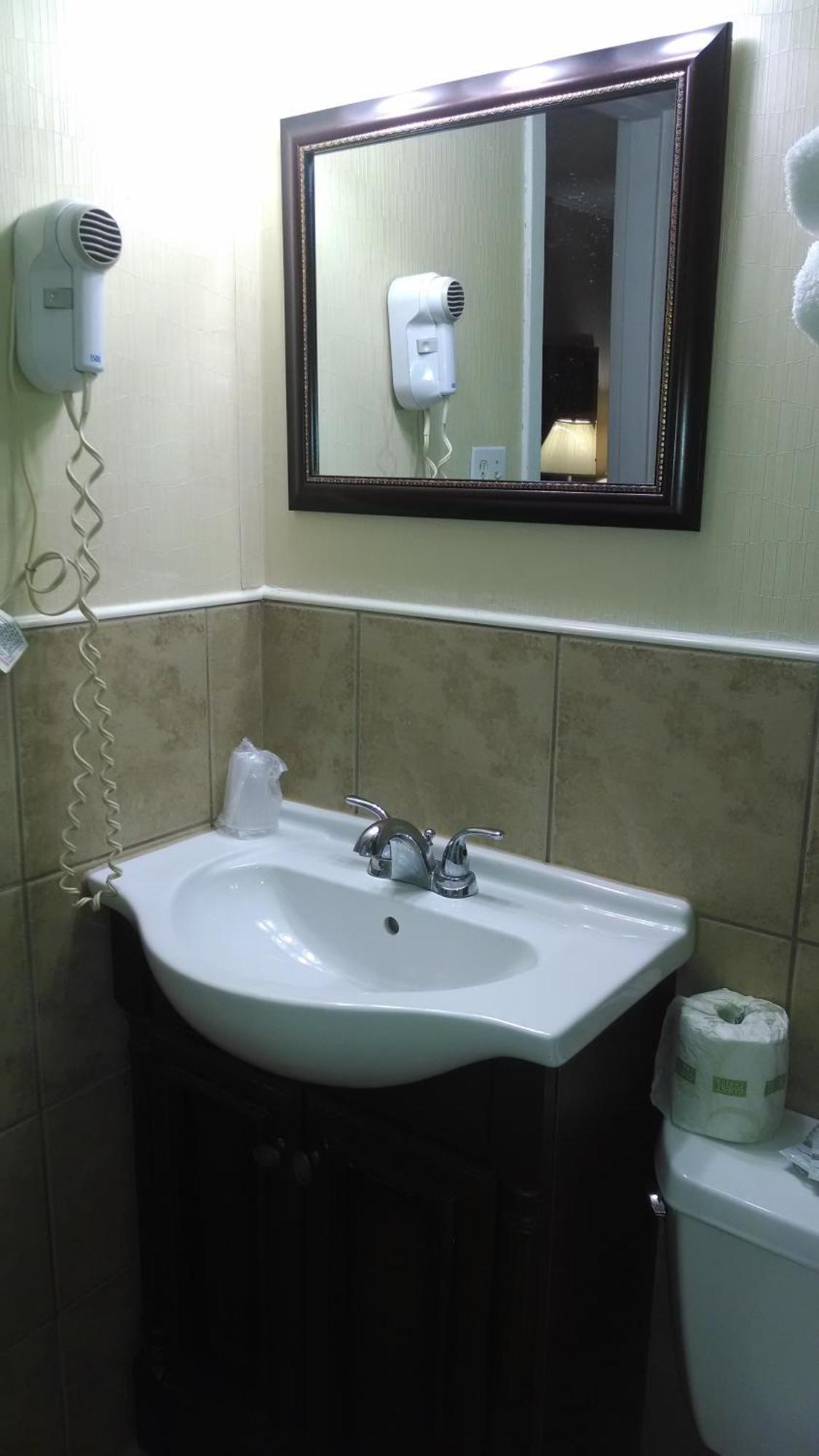 Red Carpet Inn & Suites Ebensburg חדר תמונה