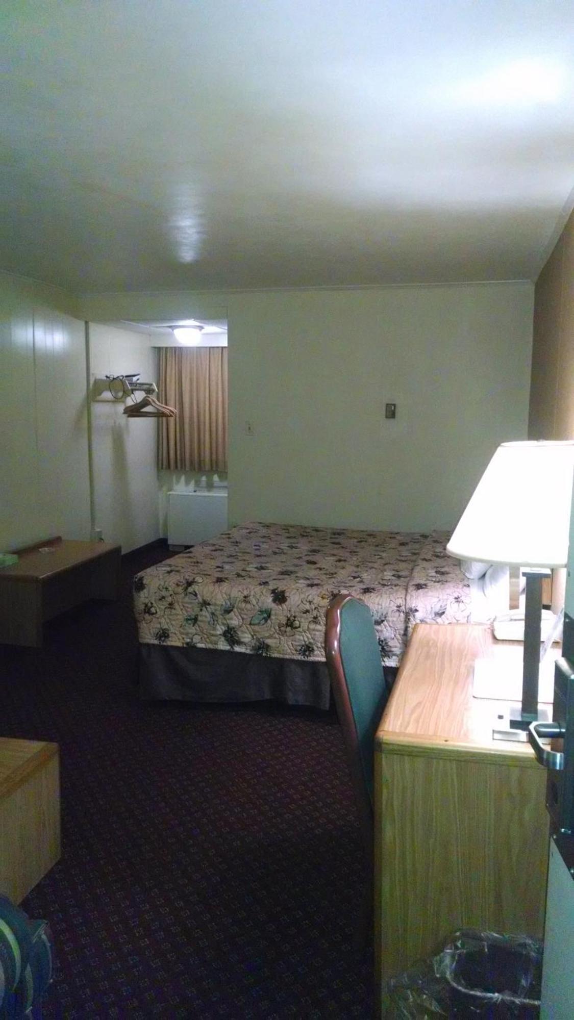 Red Carpet Inn & Suites Ebensburg חדר תמונה
