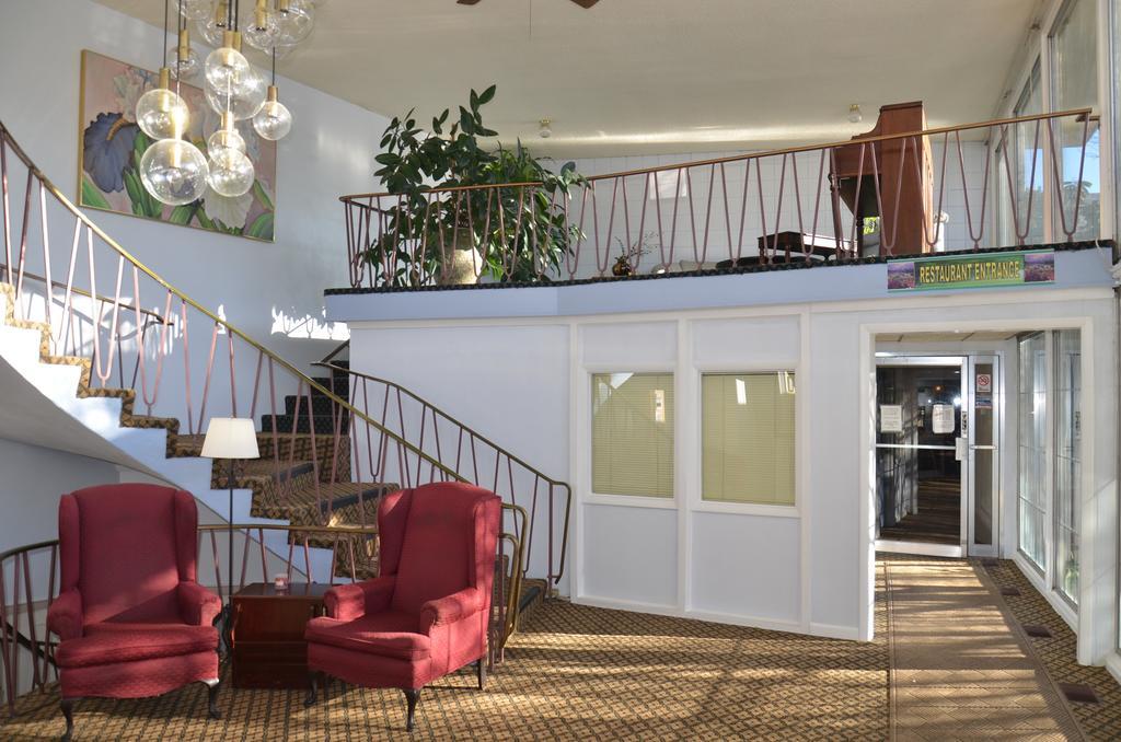 Red Carpet Inn & Suites Ebensburg מראה חיצוני תמונה