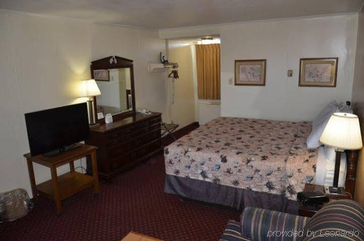Red Carpet Inn & Suites Ebensburg מראה חיצוני תמונה